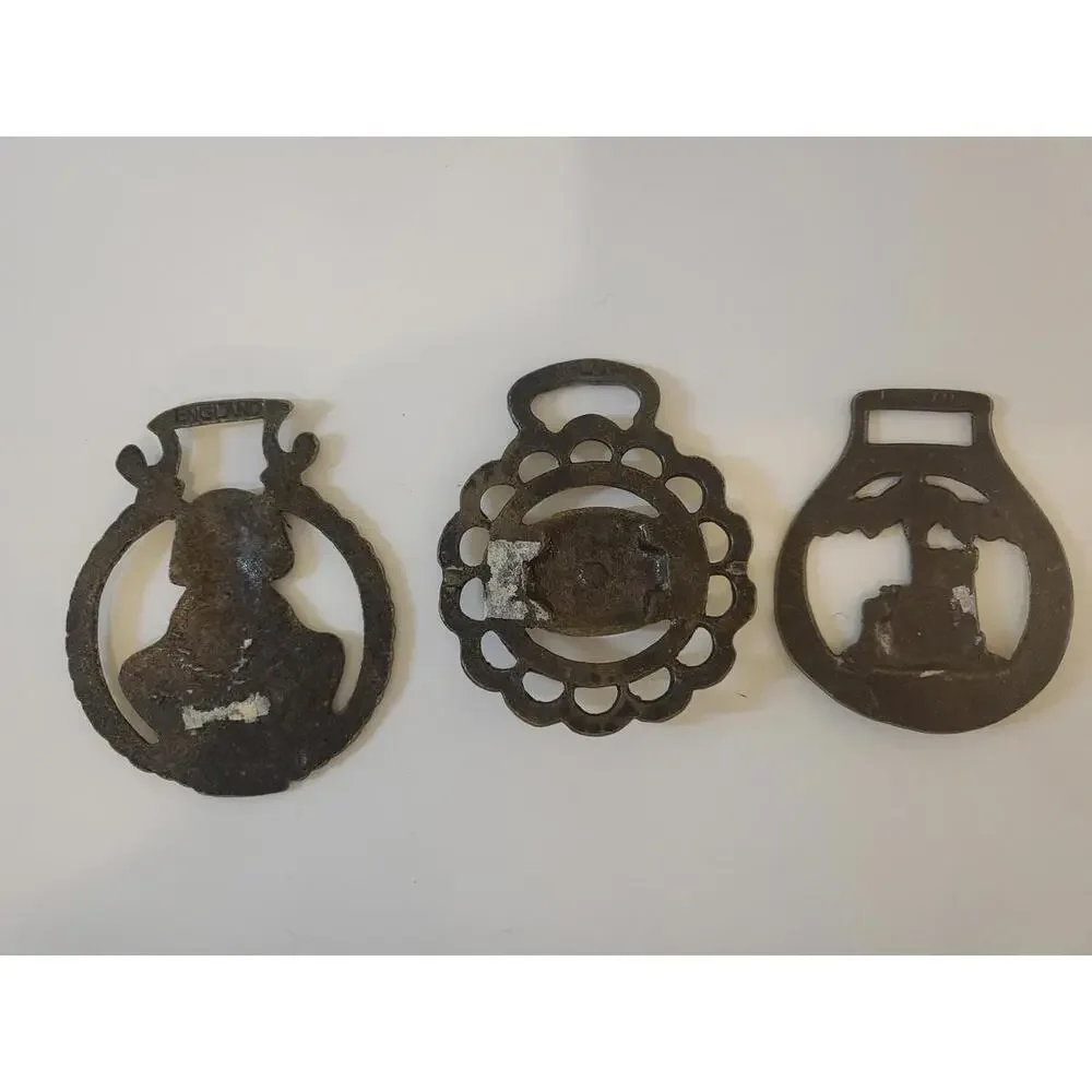 Vintage Horse Harness Medallions in Brass - Picture 2 of 5
